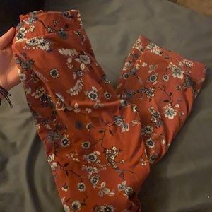 bell bottom pattern leggings